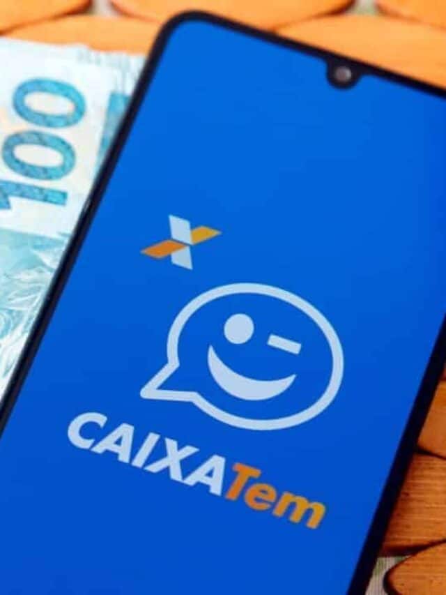 Celular com print do aplicativo Caixa Tem