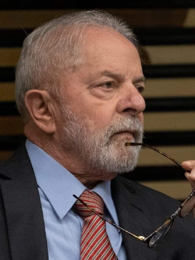 Imagem do presidente Luiz Inácio Lula da Silva com expressão séria
