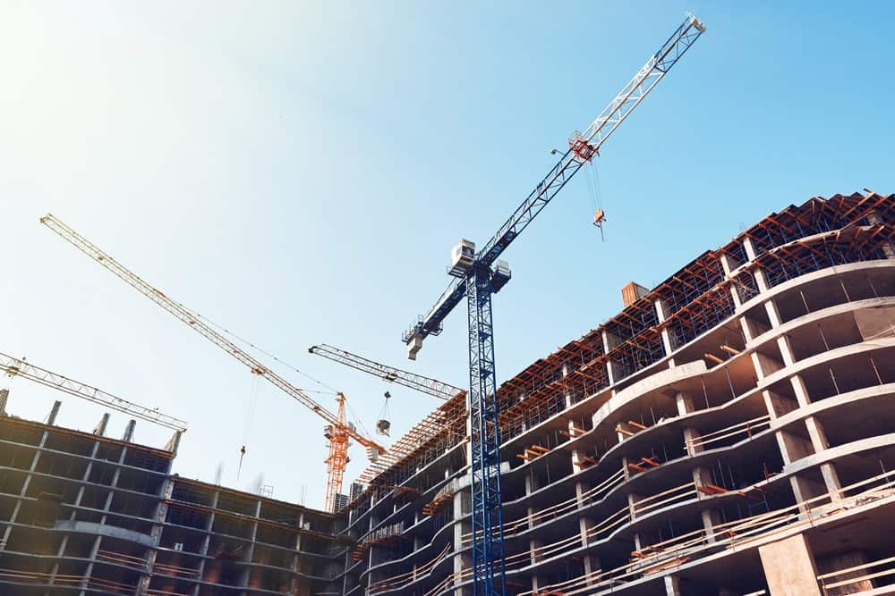 Imagem de um prédio em construção.