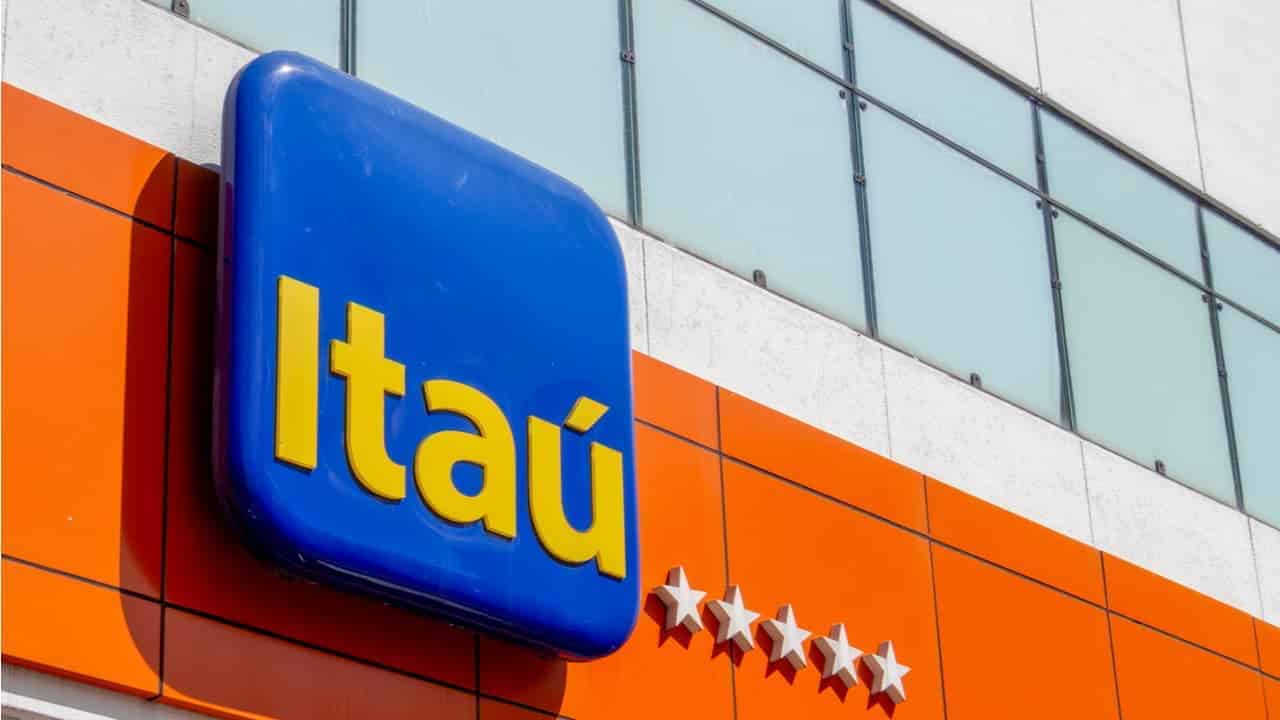 Fachada do banco Itaú