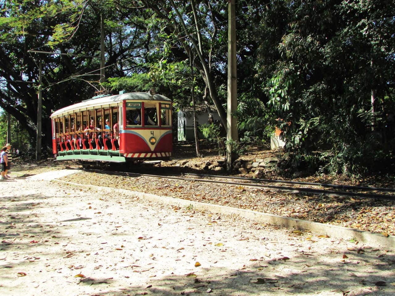 bondinho no parque Lagoa do Taquaral, em Campinas
