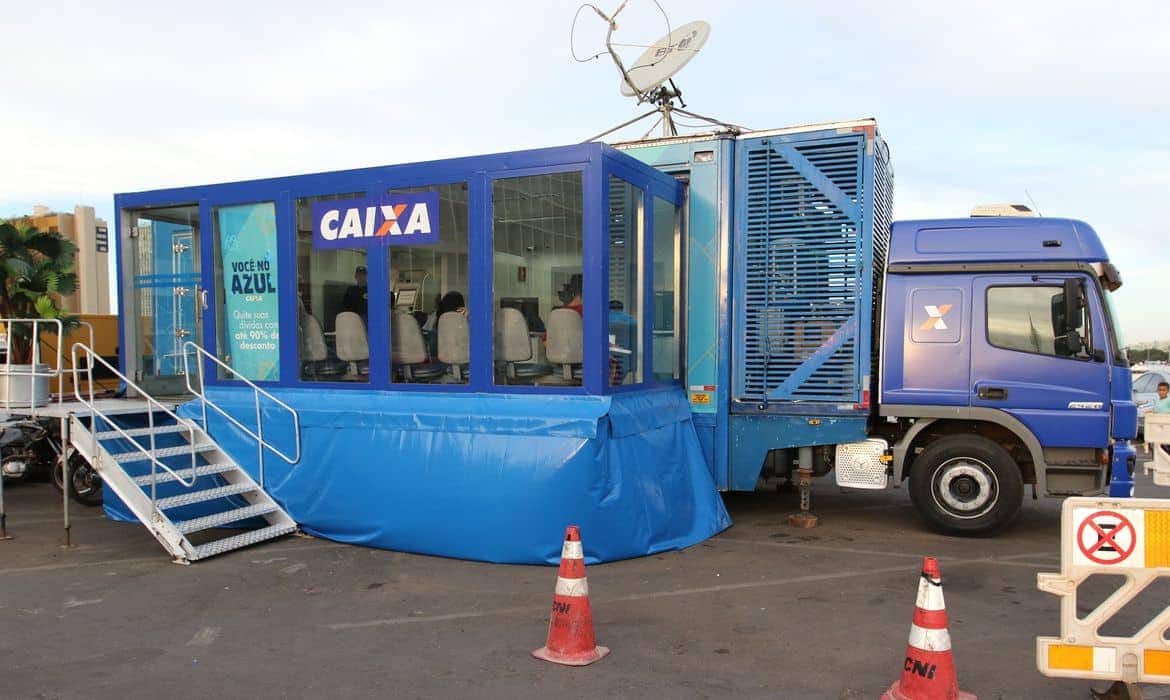 Caminhão da Caixa