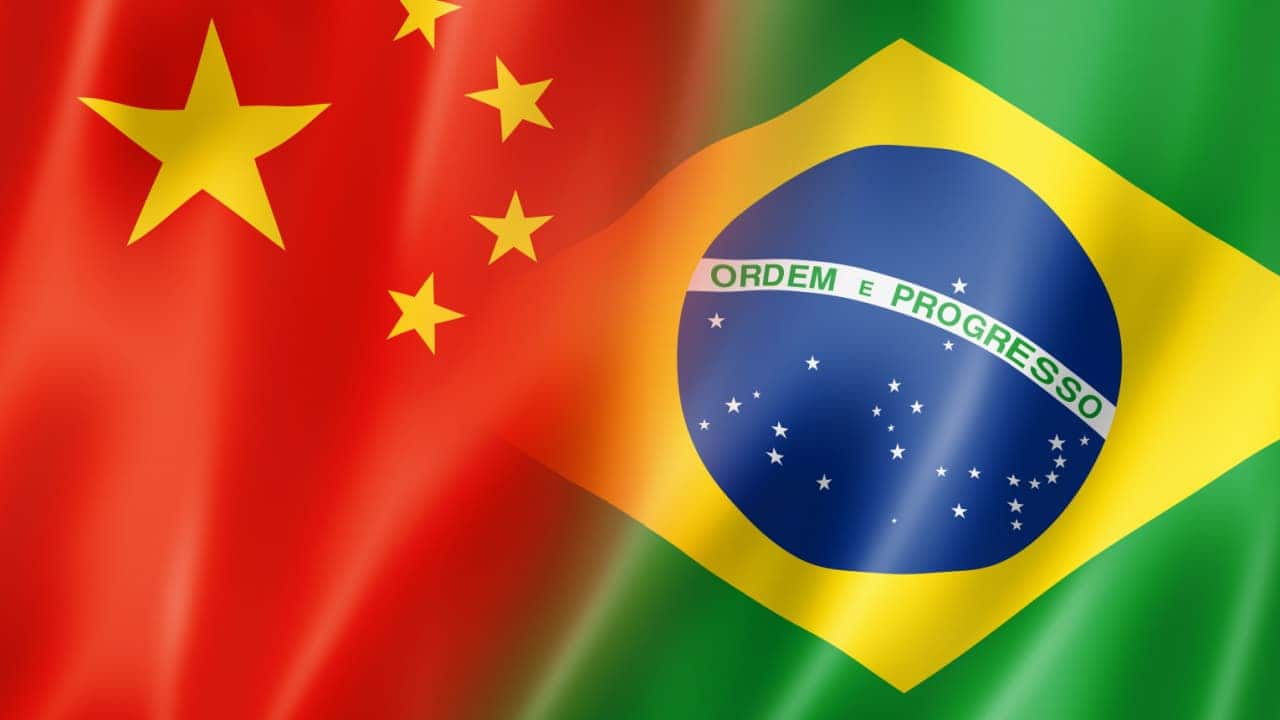 ilustração de bandeira mista da China e do Brasil, renderização tridimensional