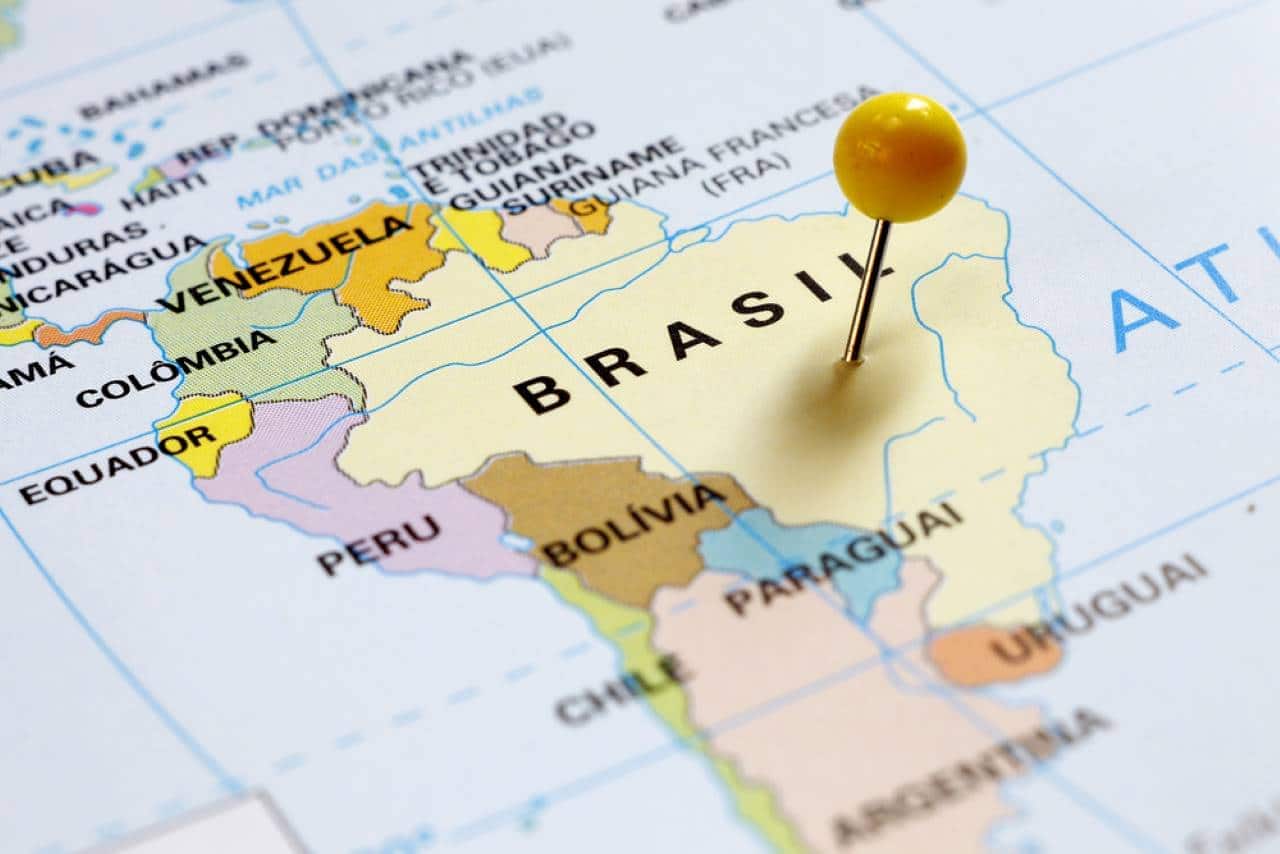 Imagem mapa da américa do Sul com a localização marcada no Brasil