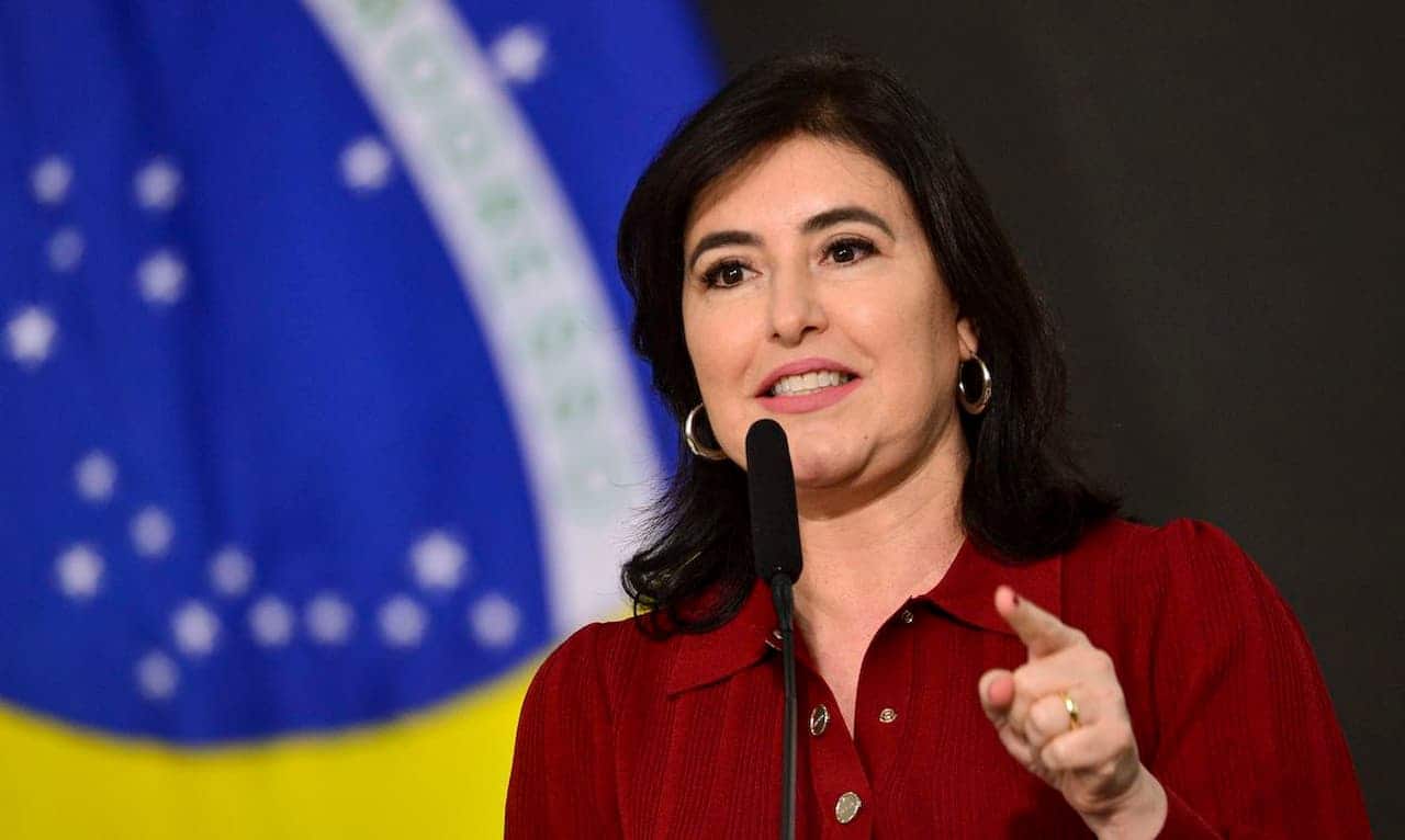A ministra do Planejamento e Orçamento, Simone Tebet, tomando posse em cerimônia no Salão Nobre do Palácio do Planalto.