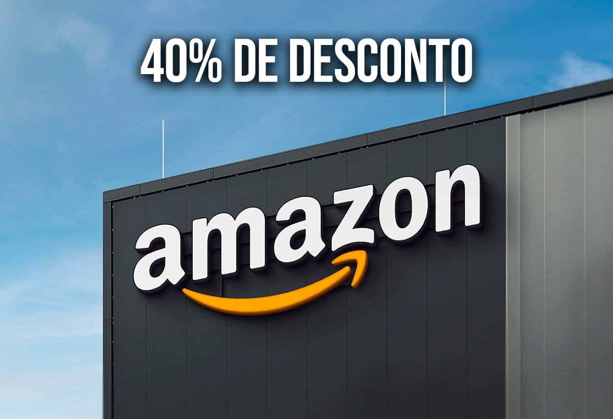 Imagem da fachada da Amazon com o texto "40% de desconto"