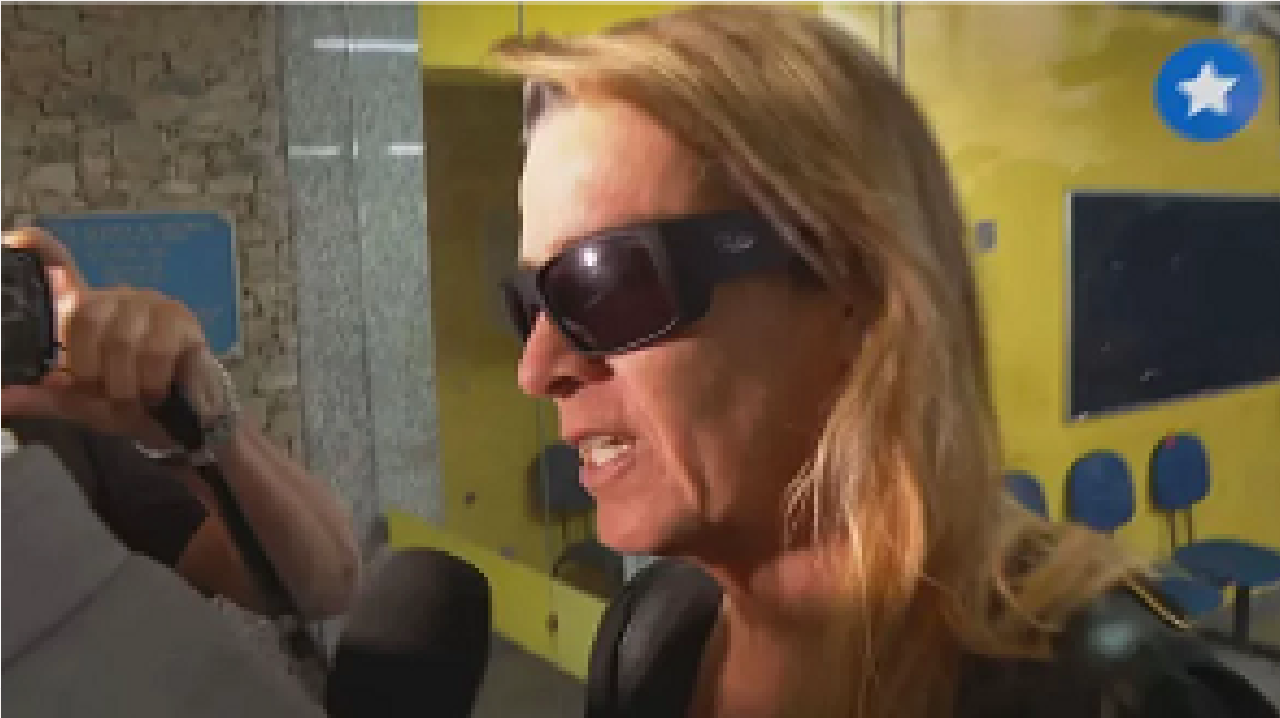 Na imagem, a ex-atleta Sandra Mathias que agrediu entregador de comida no Rio de Janeiro
