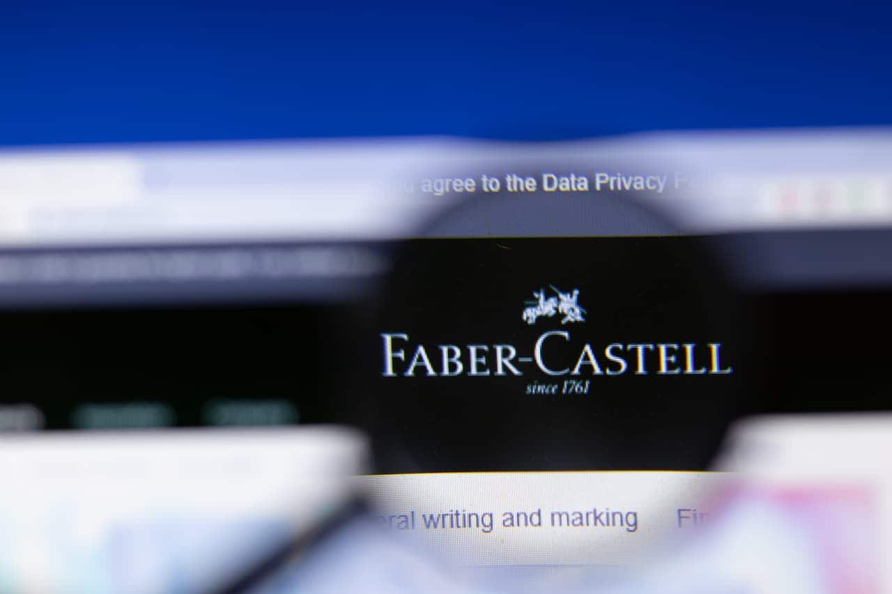 Lupa evidenciando o no Faber-Castell