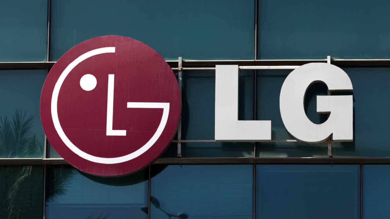 logomarca da LG na parede de uma das suas unidades