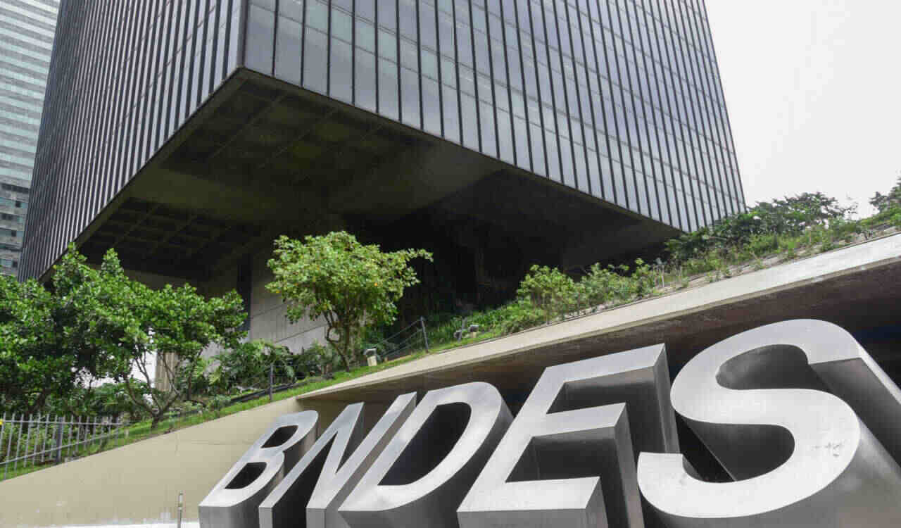 Imagem da fachada do prédio do BNDES