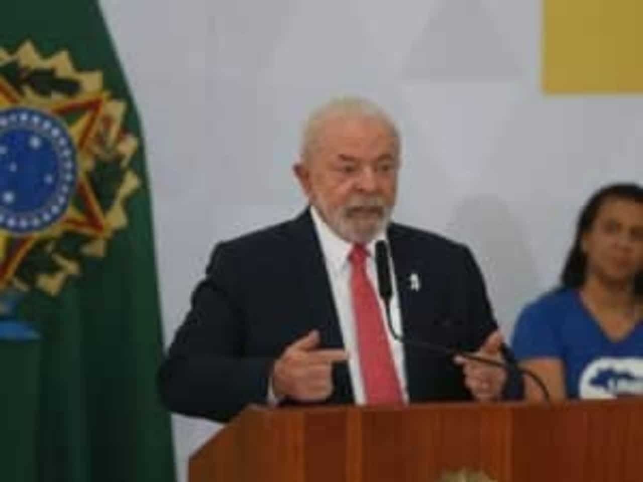 Presidente Lula em discurso durante parlatório.