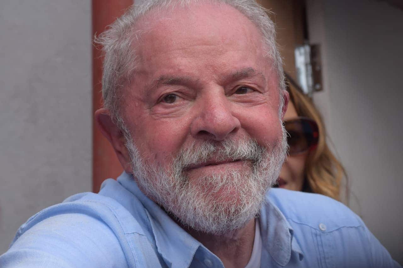 Lula sorrindo