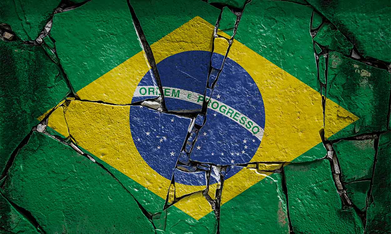 Bandeira do Brasil pintada em concreto quebrado