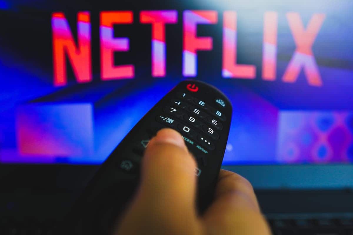 Aplicativo do Netflix sendo utilizado em televisão