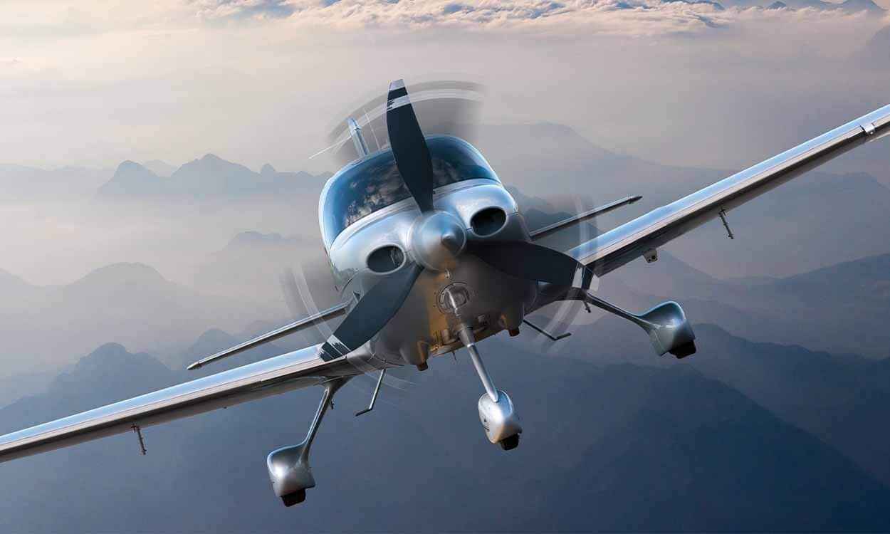 Imagem de um avião no ar