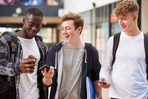 Pé-de-Meia teens