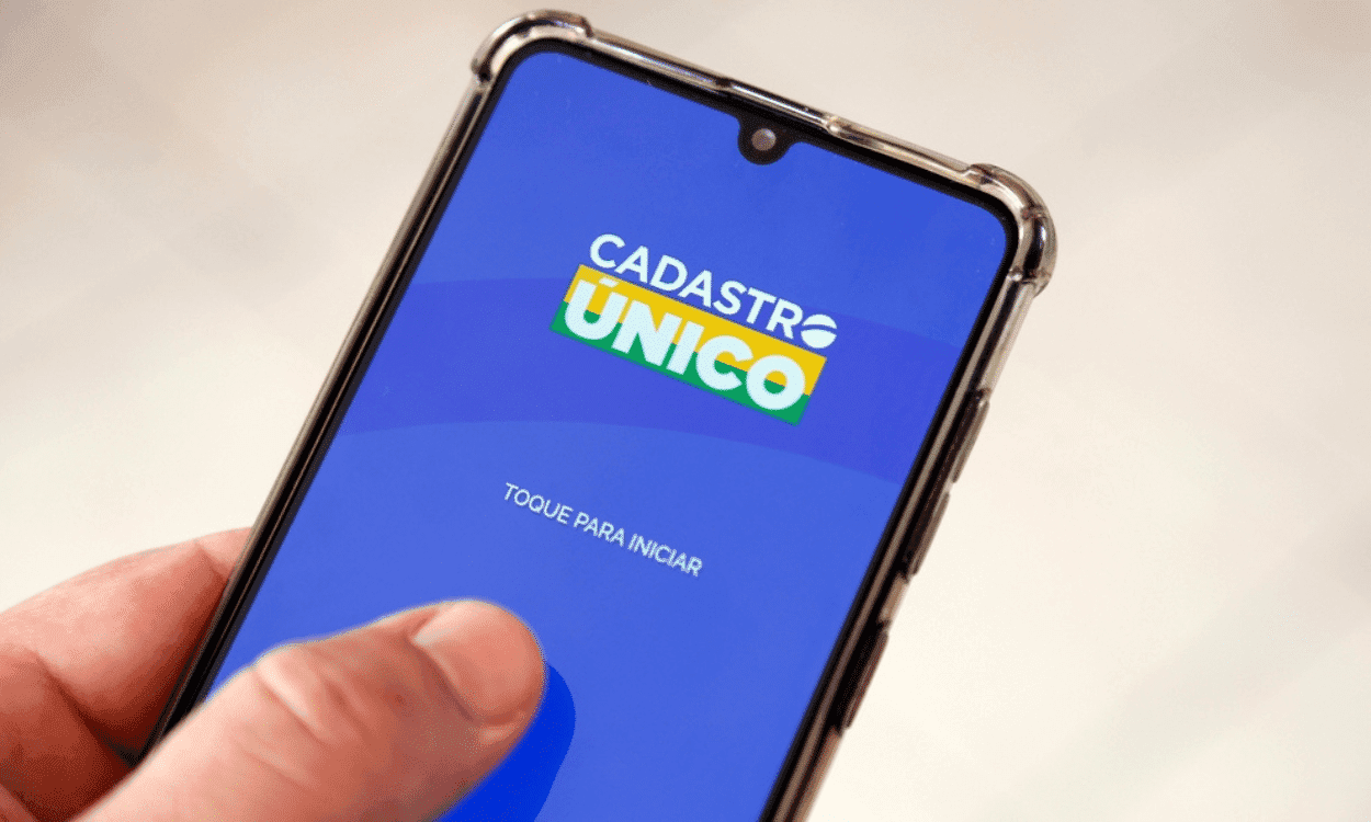 Aplicativo de cadunico aberto em um celular