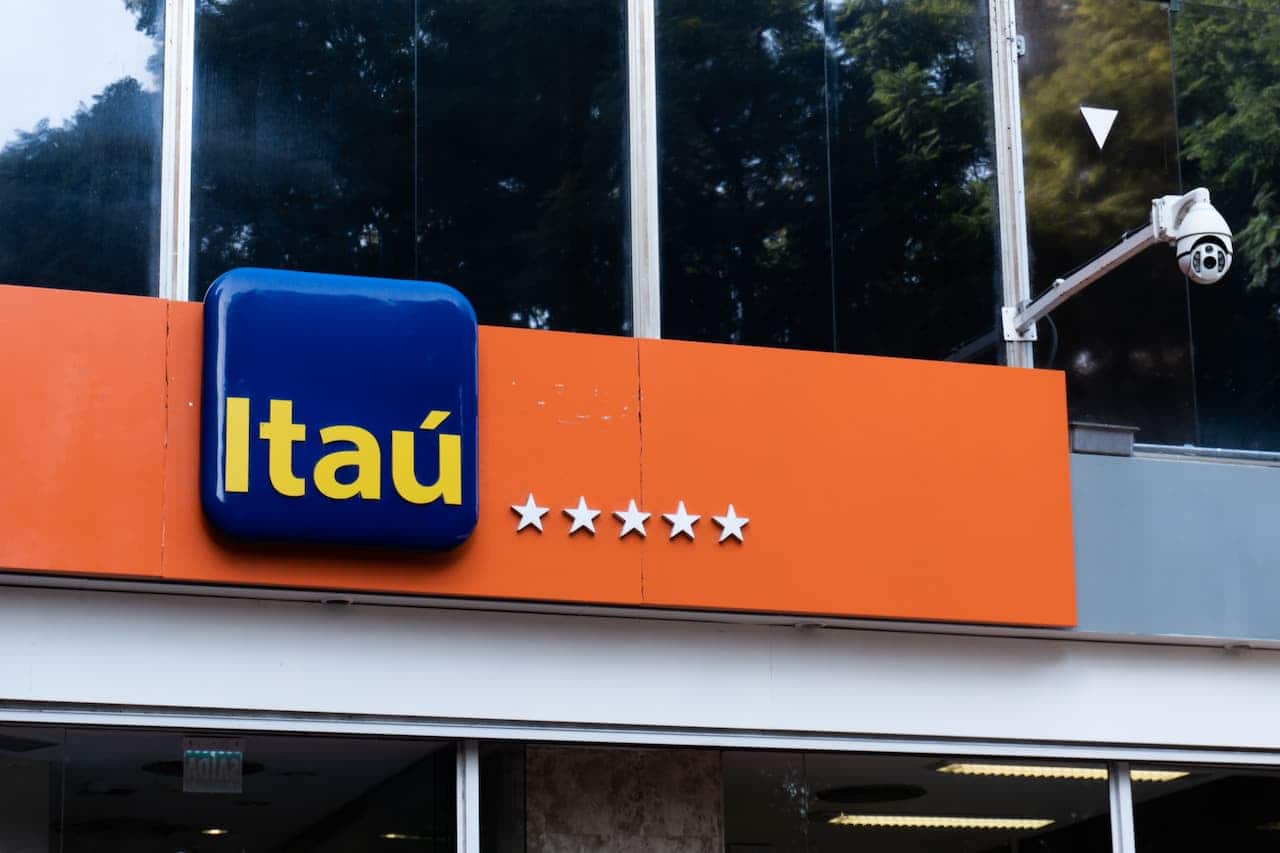Fachada do Itaú