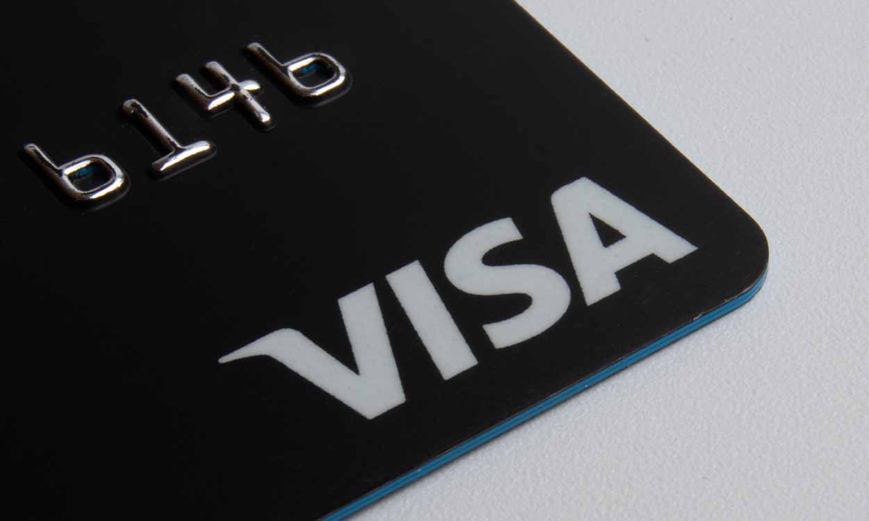 Imagem de um cartão de crédito Visa