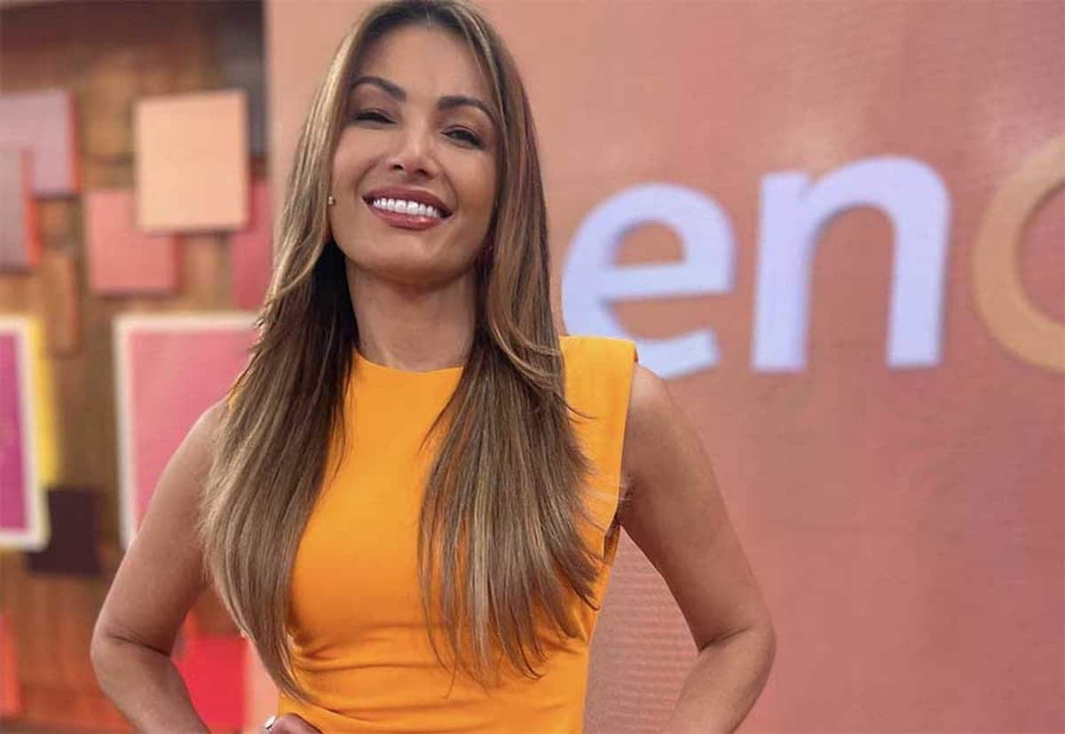 Apresentadora Patricia Poeta posando para foto