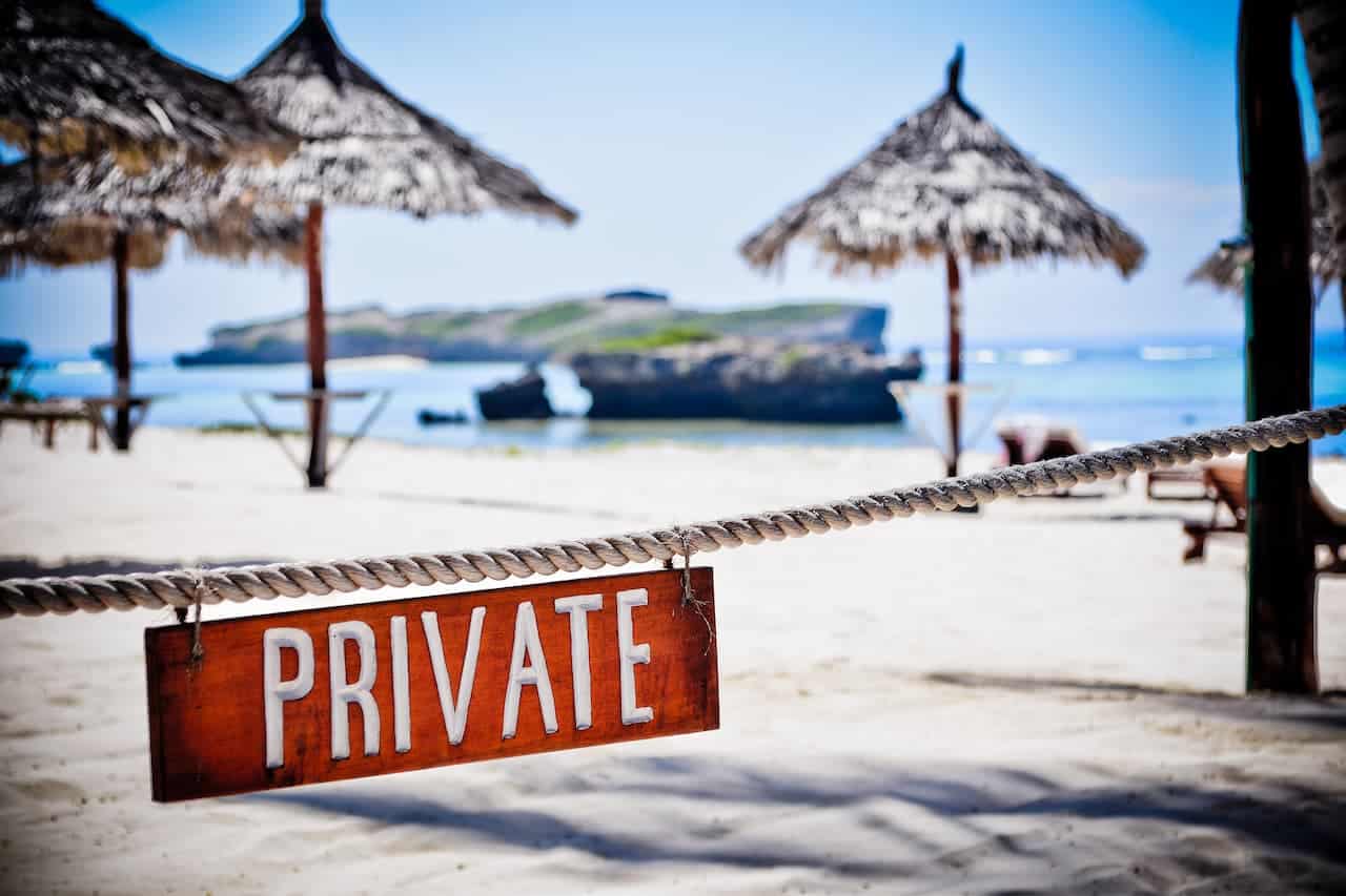 Praias podem começar a ter dono no Brasil? Entenda