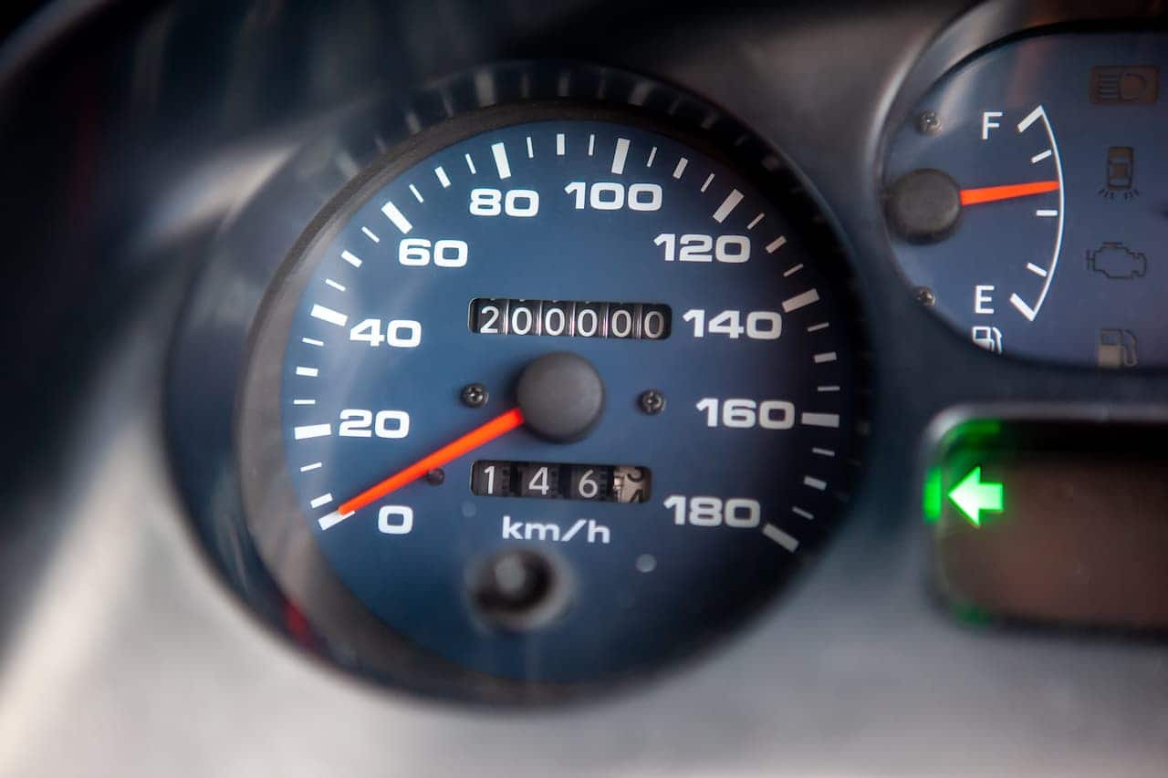 Fique ligado: conheça os sinais de que quilometragem do seu carro foi ADULTERADA