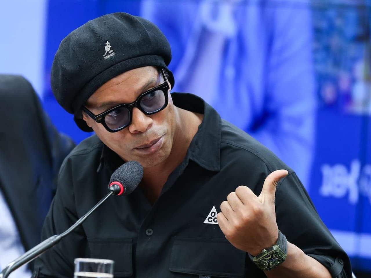Ronaldinho Gaúcho presta depoimento na CPI.