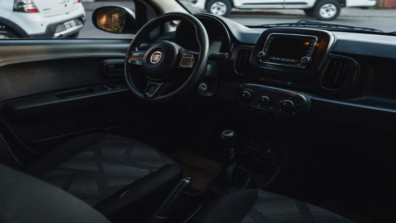 Painel do Fiat Mobi, o carro mais barato do Brasil