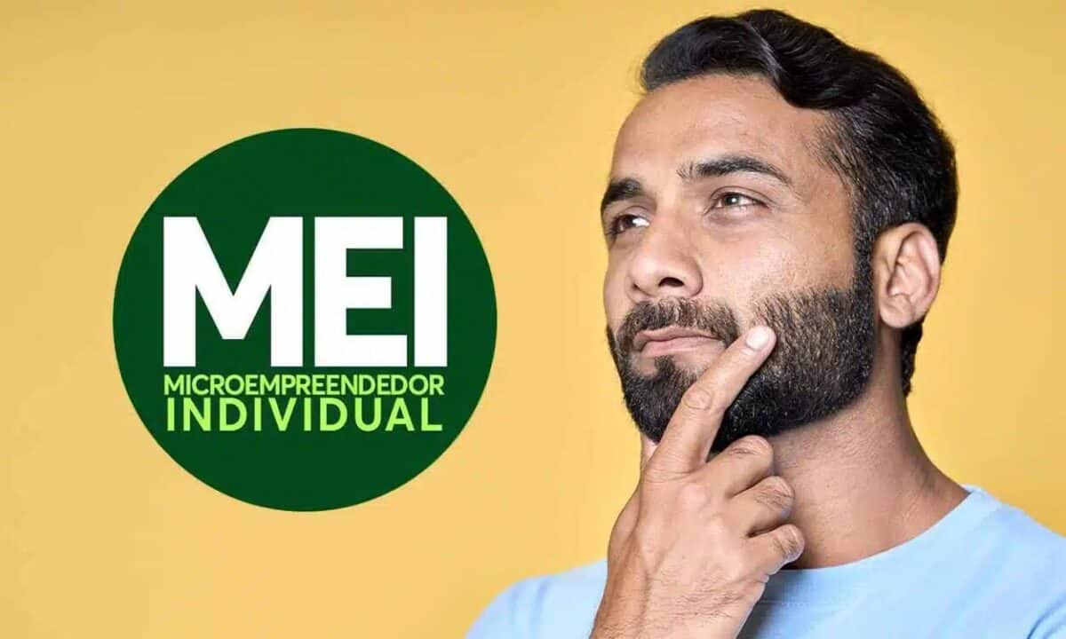 Homem com a mão no queixo pensativo e o símbolo do MEI