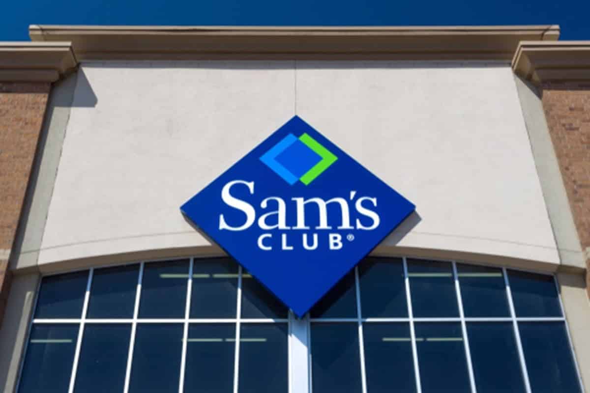 Fachada de uma das unidades do Sam's Club