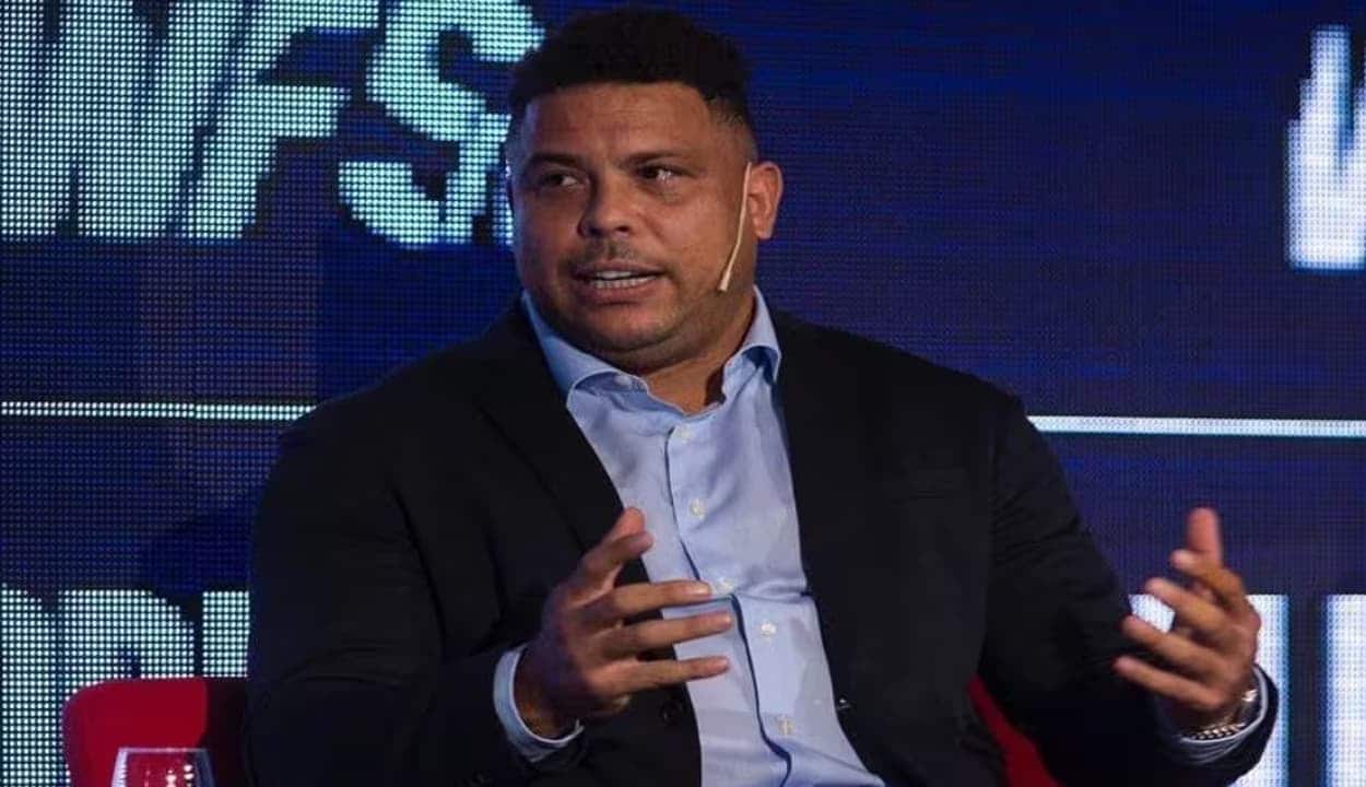 Ronaldo Nazário falando em uma entrevista