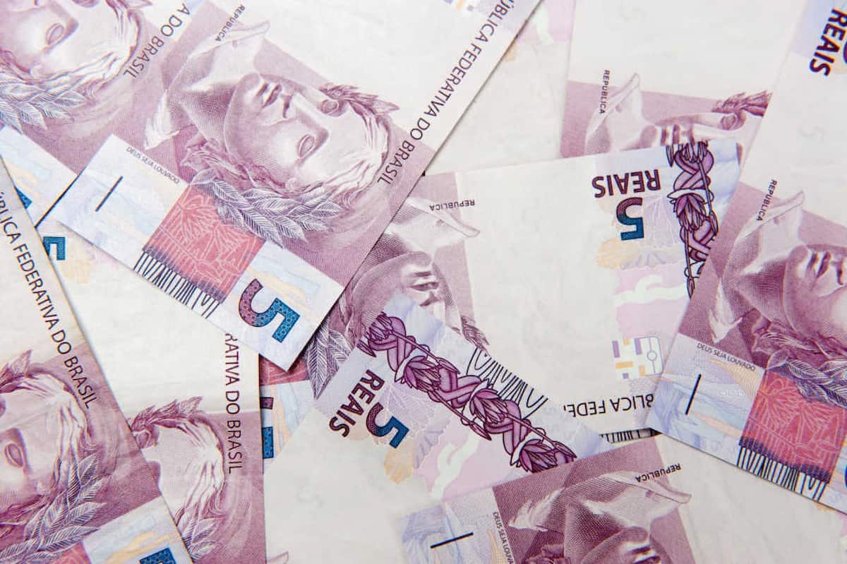 notas de cinco reais