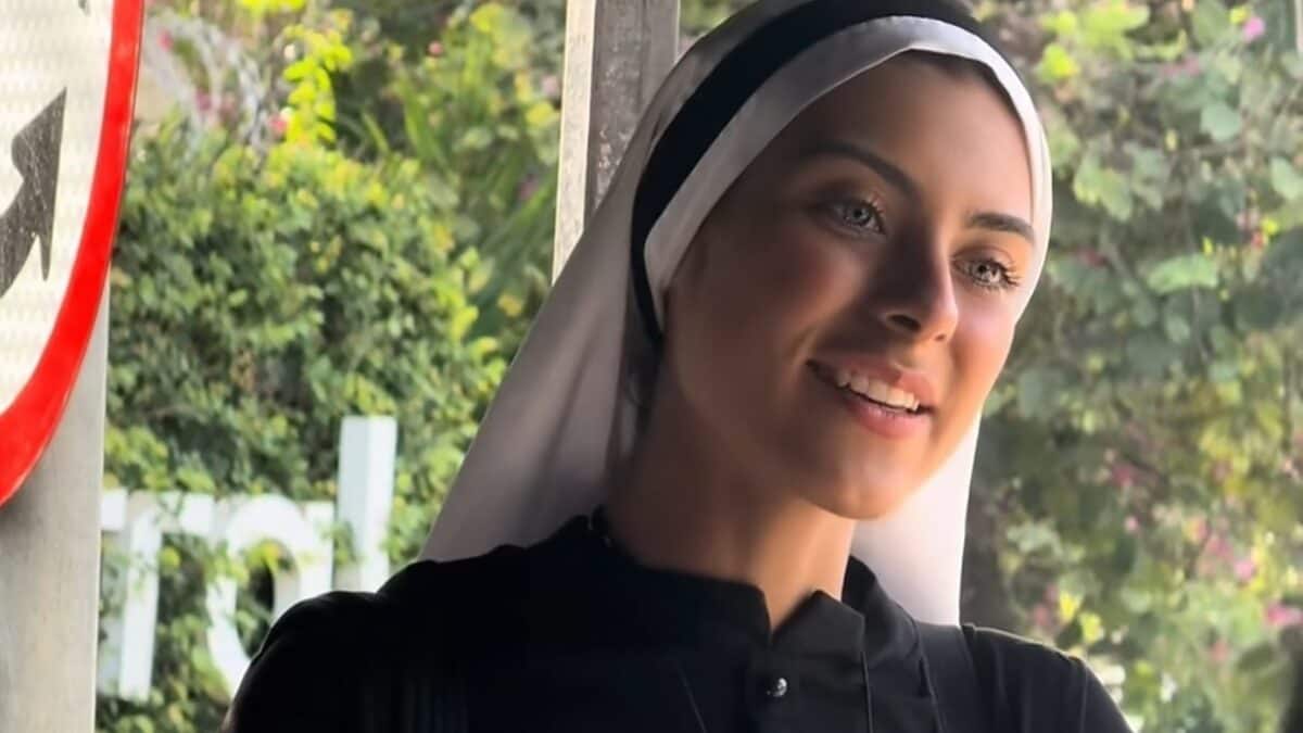 ‘Freira modelo’ viraliza vendendo terços para projetos sociais em Goiânia; veja
