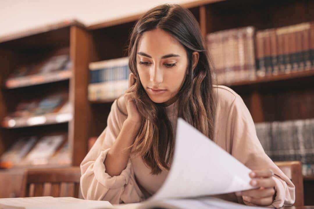 É permitido fazer concurso público estando com nome sujo? Entenda