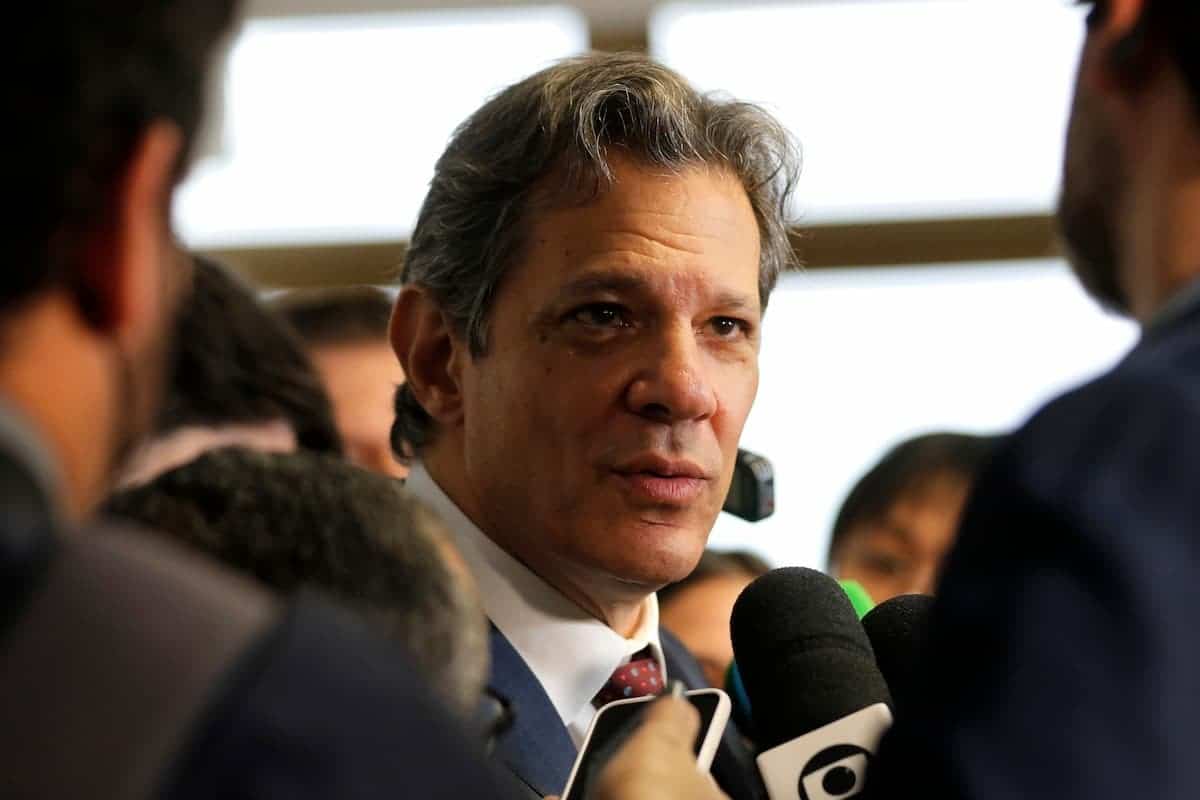 Prejuízo por fraudes no INSS pode levar a ressarcimentos de R$ 2 bilhões, diz Haddad
