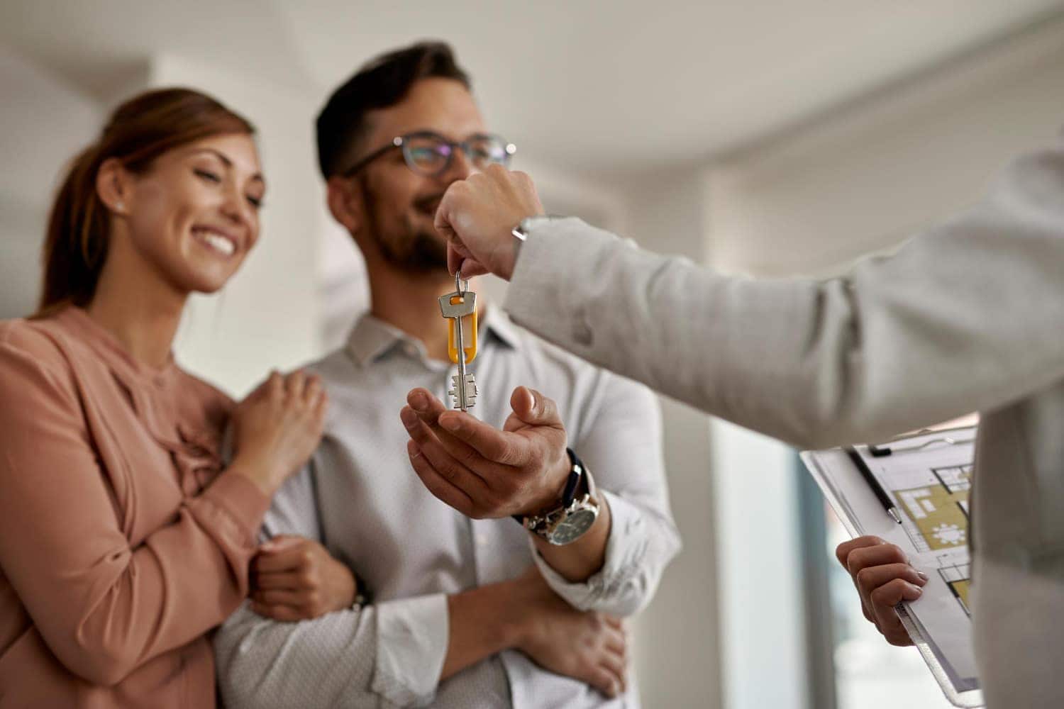 Mercado imobiliário aquecido: juros altos influenciam decisões, mas vendas continuam