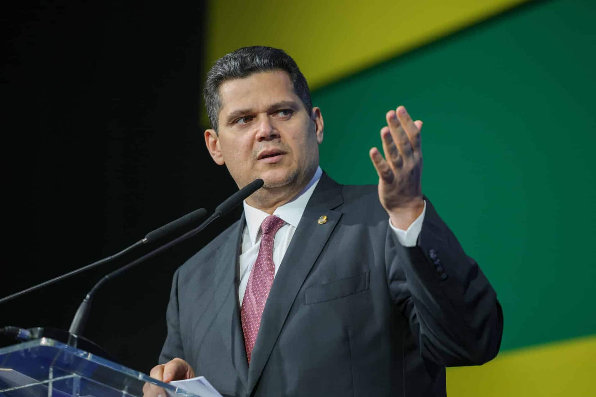 Derrubada do decreto do IOF pode ser votada hoje no Senado, afirma Alcolumbre O aumento do número de deputados pode melhorar a representatividade, mas gera custos e desafios políticos. A decisão de Lula sobre sancionar ou vetar o projeto até 16 de julho será determinante para o processo. Se o Senado promulgar a medida, a relação entre Executivo e Legislativo pode ficar mais tensa, mantendo o debate sobre os impactos financeiros e políticos em evidência.