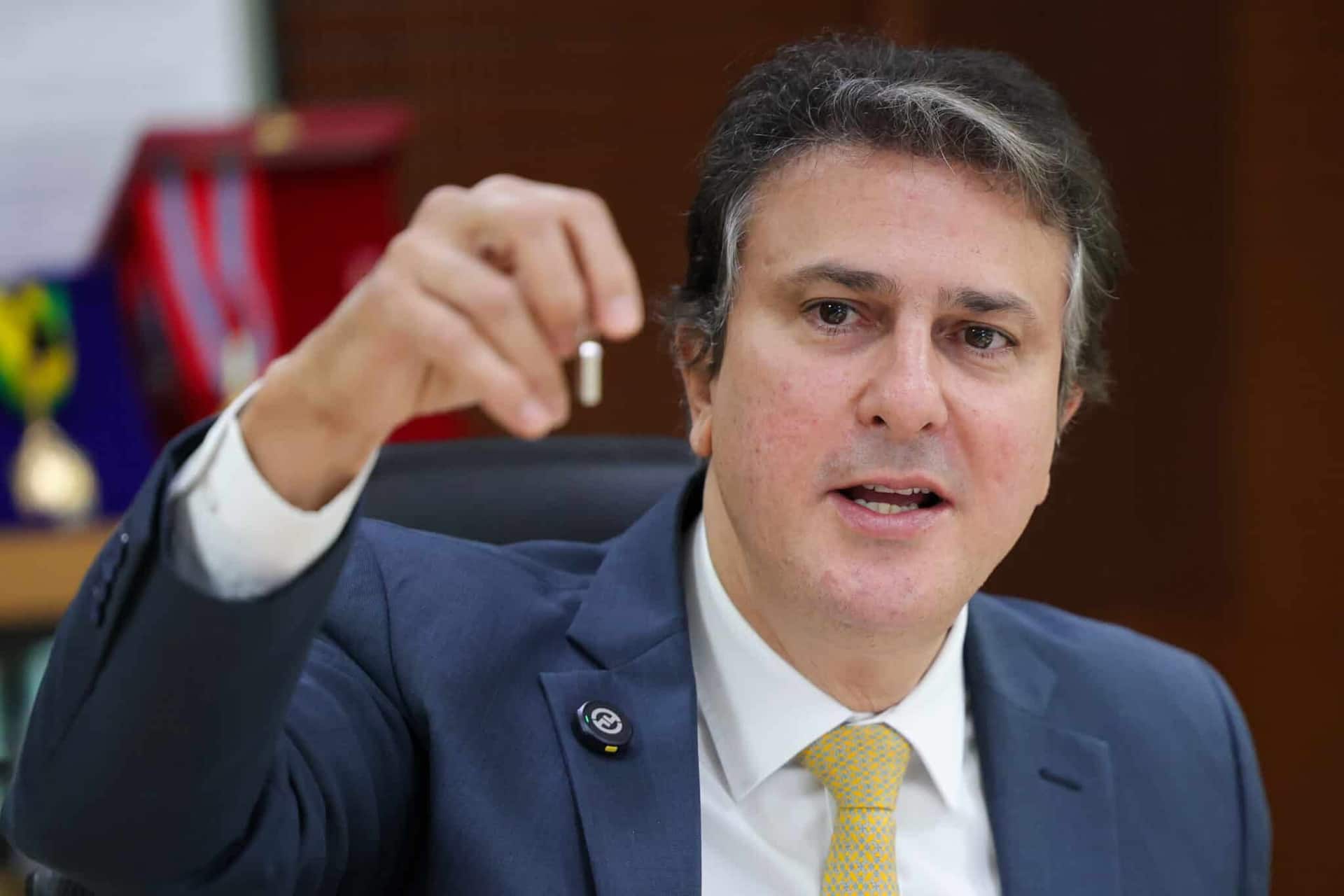 Ministro quer universalizar Pé‑de‑Meia e atingir todos em 2026
