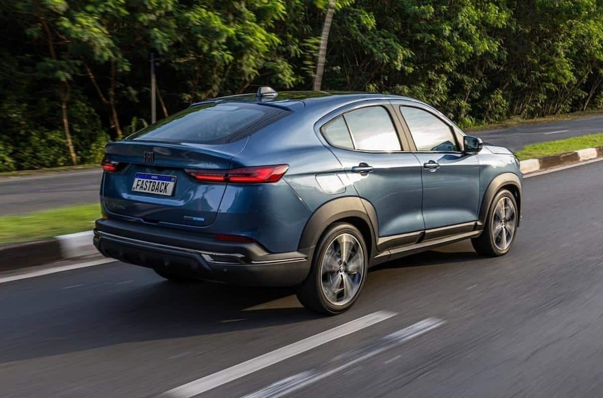 Fiat Fastback 2026 chega em 2025 com design arrojado e tecnologia híbrida