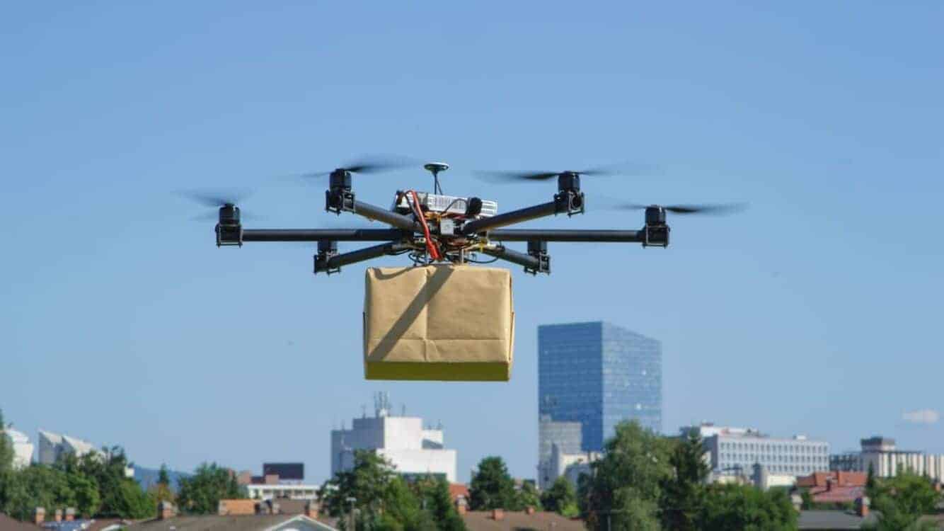 Uber Eats volta a investir em drones para delivery rápido