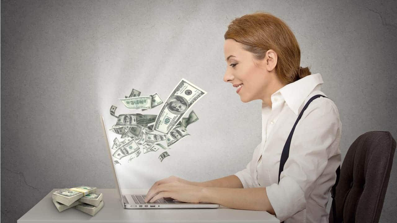 Precisa de renda extra? Saiba como conseguir fazendo tarefas na internet