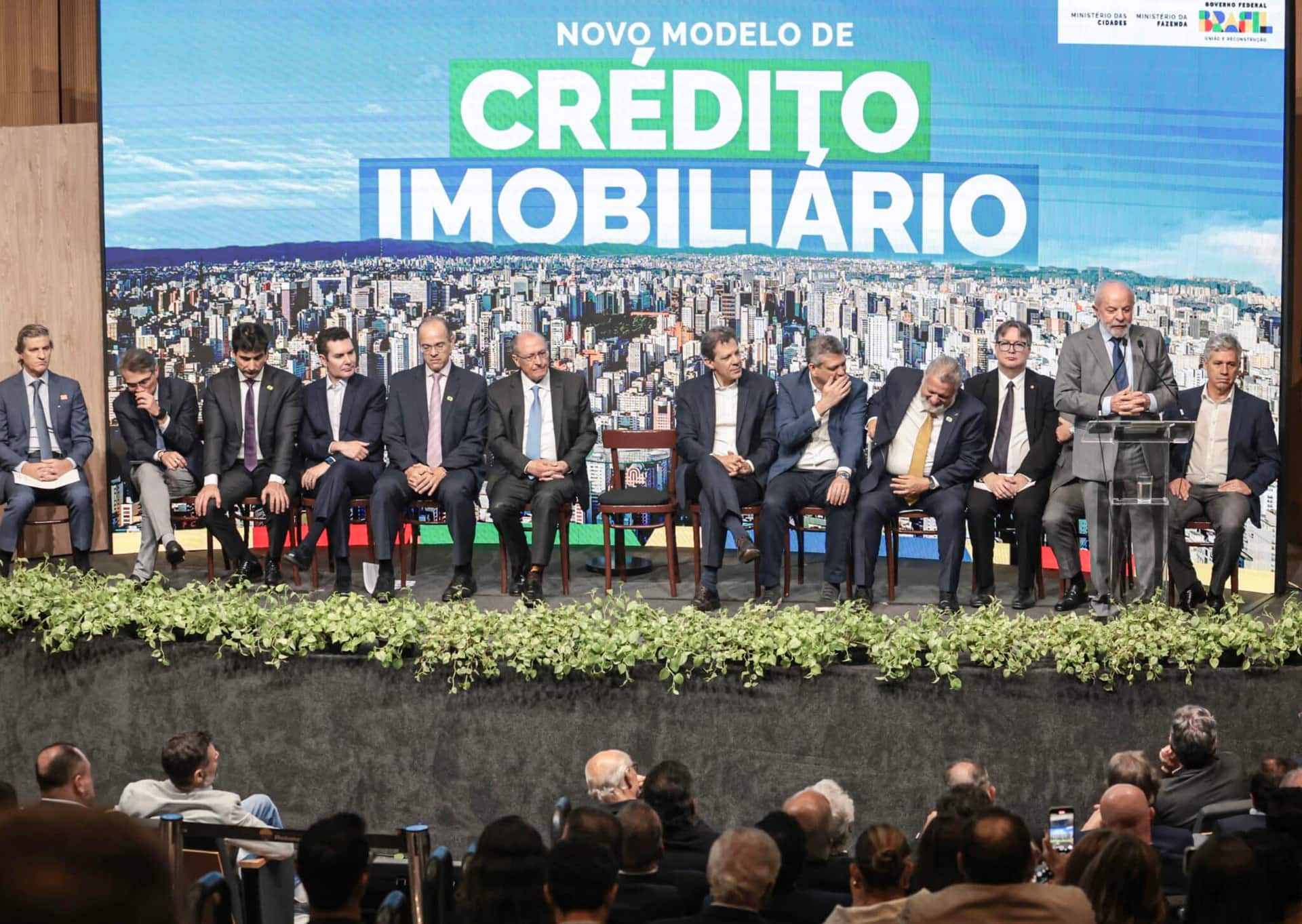Governo anuncia novas regras para financiamento de imóveis e uso do FGTS