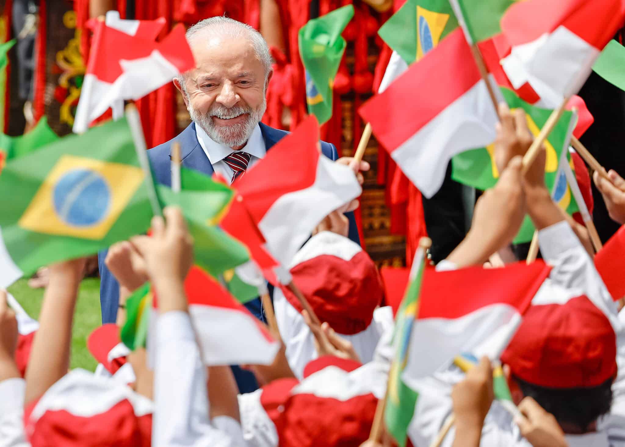 Em viagem à Indonésia, Lula anuncia que disputará o quarto mandato em 2026