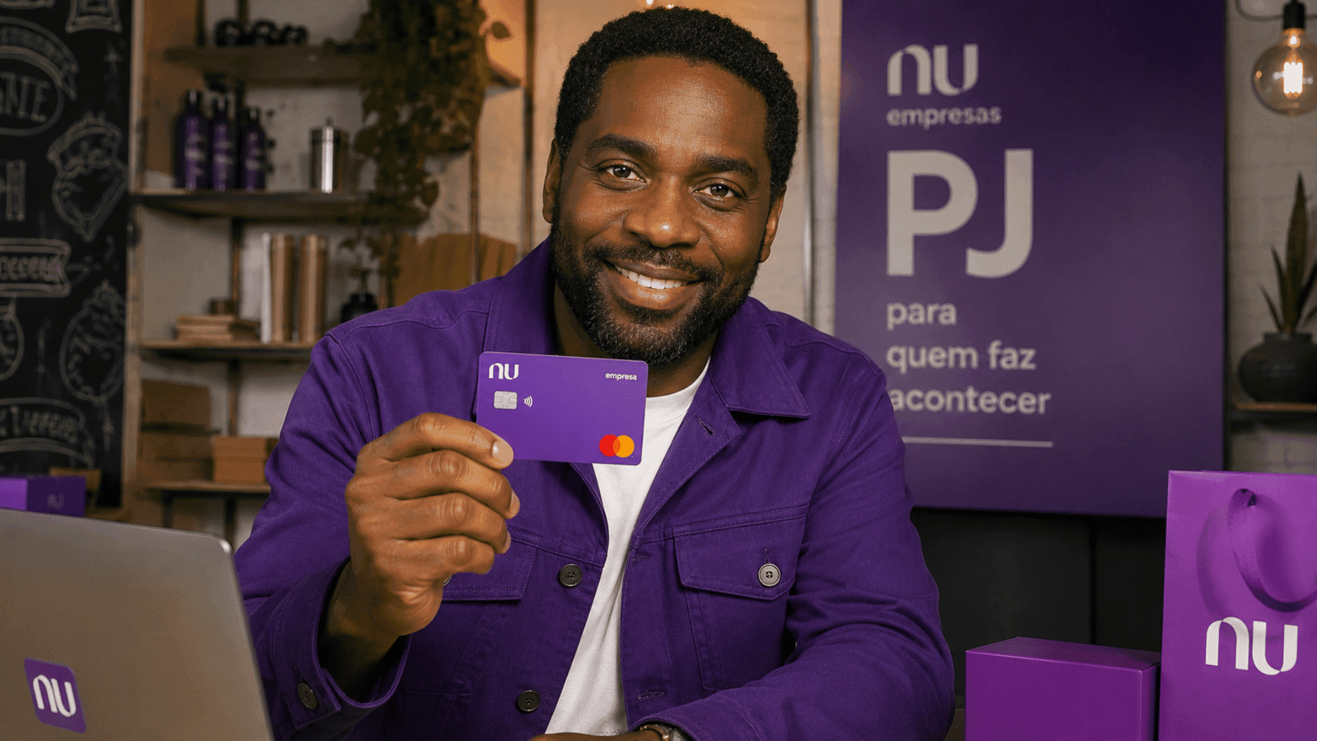 Lázaro Ramos estrela nova campanha do Nubank para clientes PJ