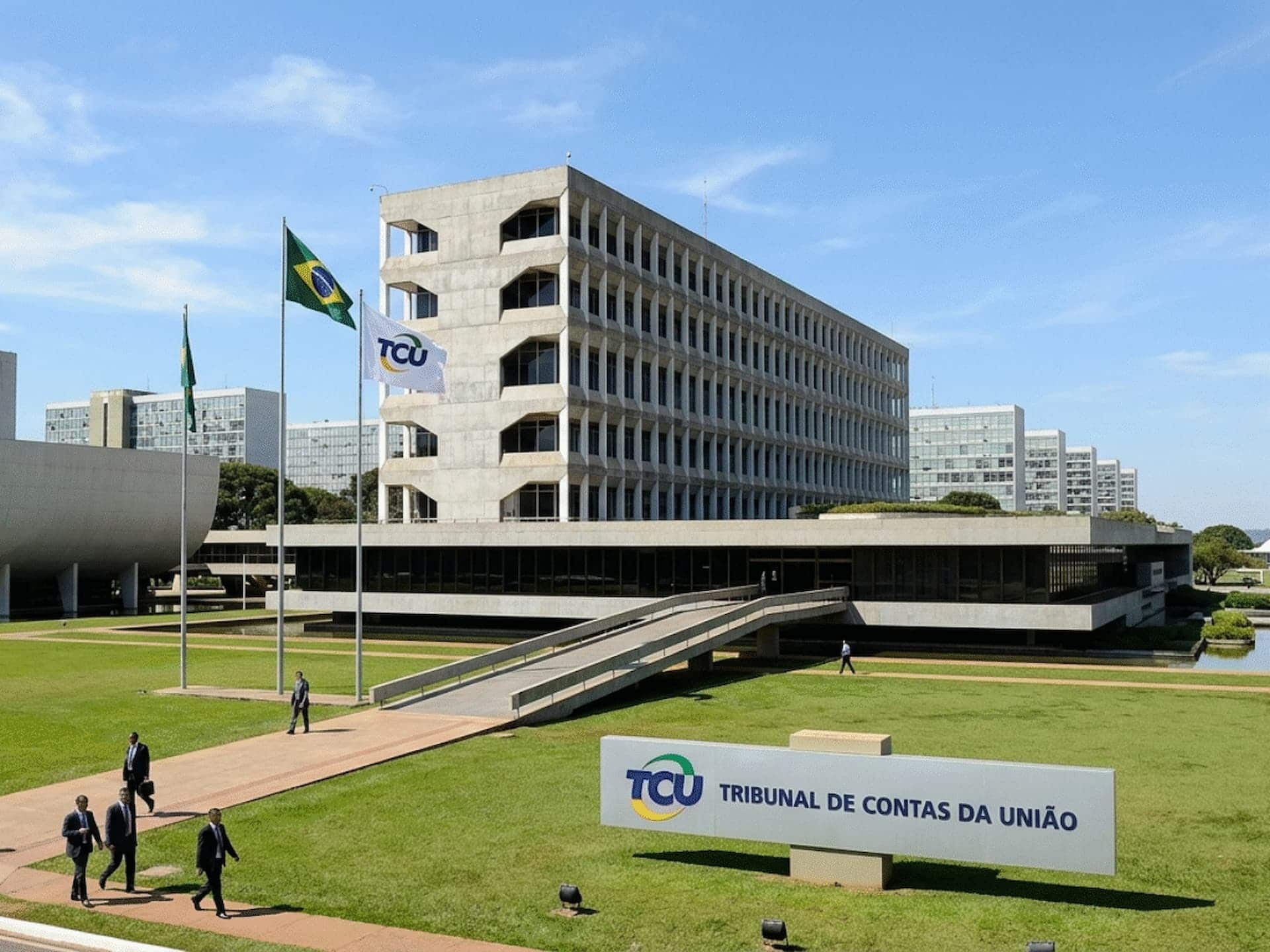 Receita pode revisar milhões de CPFs após alerta do TCU; entenda