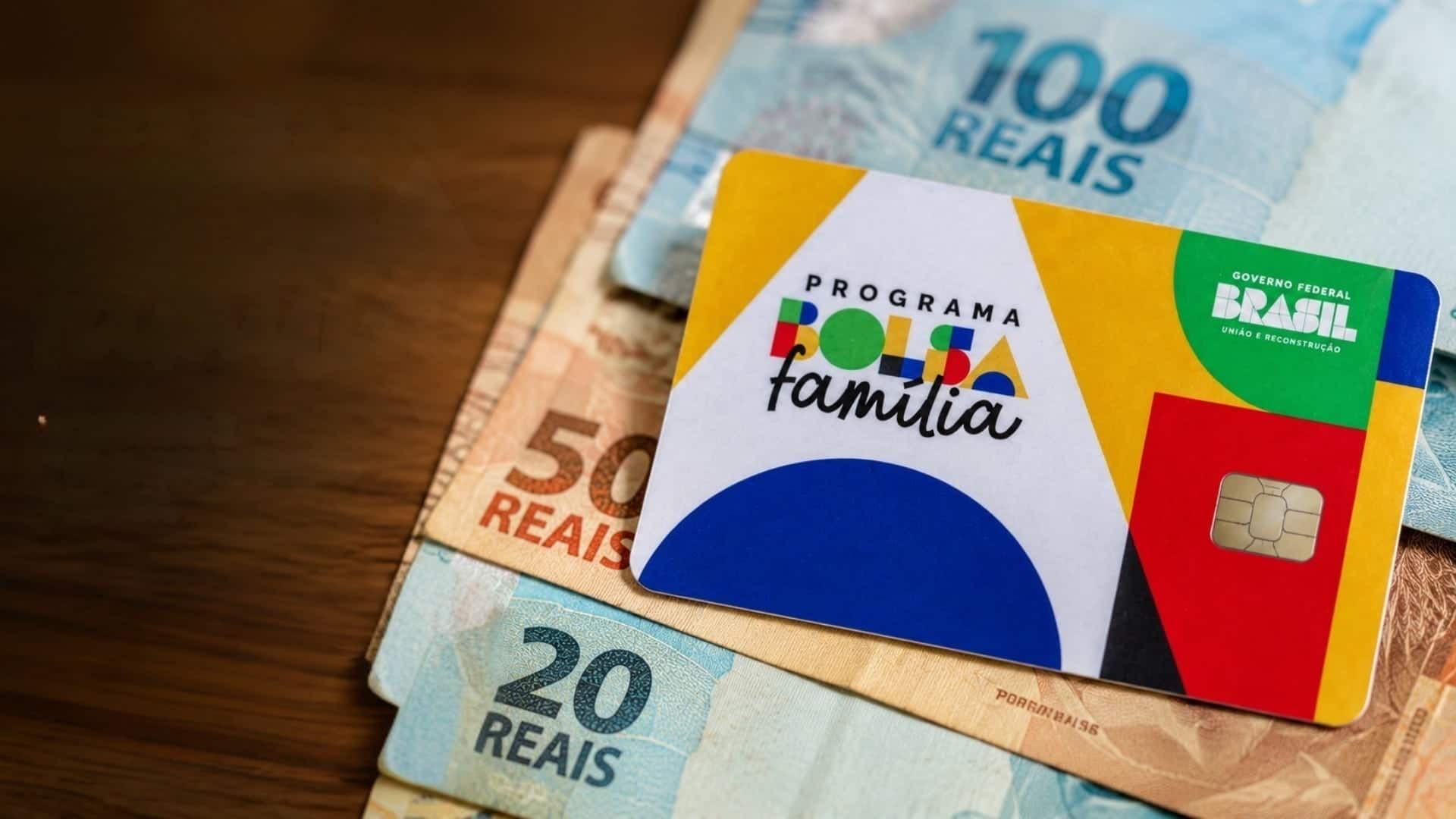 Governo atualiza regras do Bolsa Família e explica quem pode receber adicionais