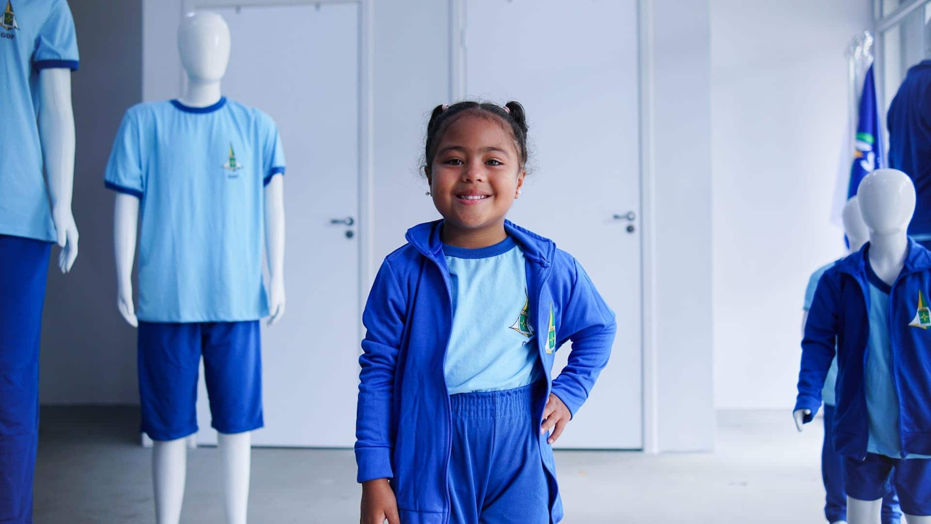 Cartão Uniforme Escolar continua sendo entregue; veja como retirar