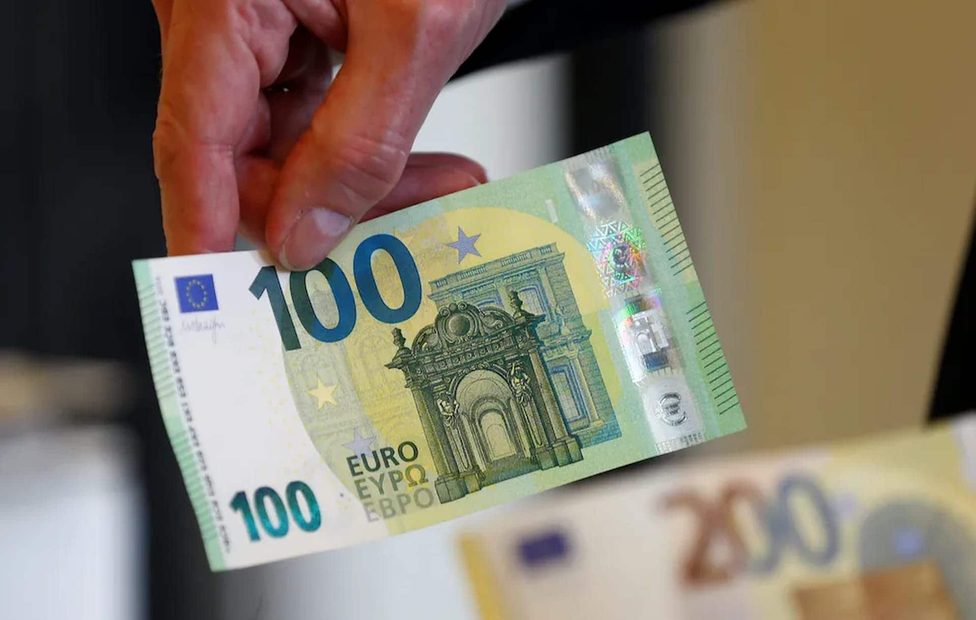 Cidade reúne réplicas de todas as pontes ilustradas nas notas de euro