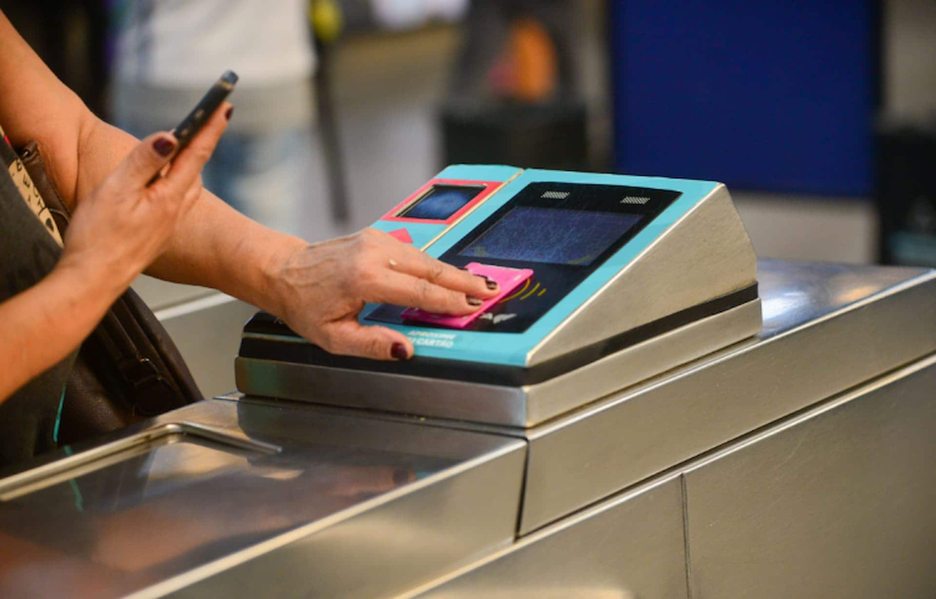 Pix chega às estações do Alto Tietê e facilita a compra de passagens de trem