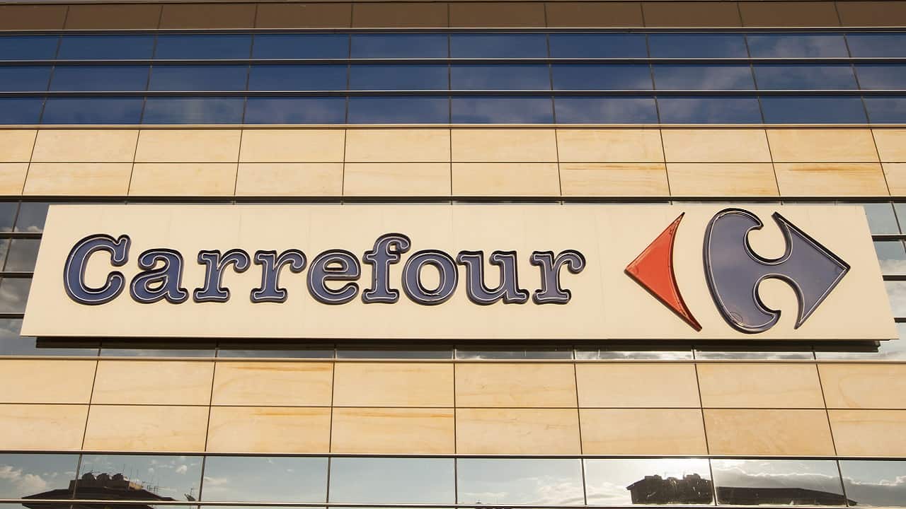 Carrefour pretende captar clientes com a saída da Walmart da internet